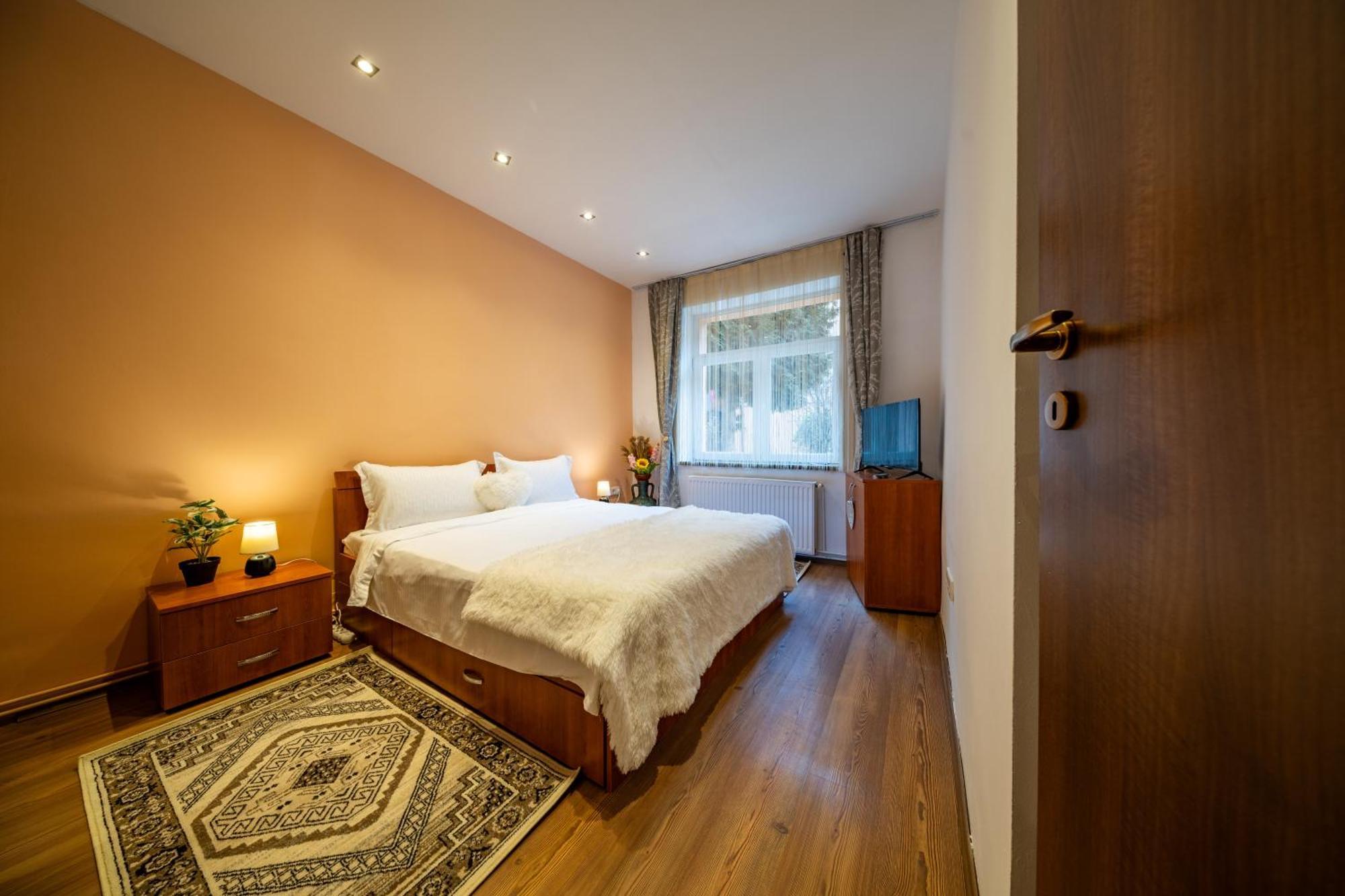 John Residence Apartment Brasov With Parking Option Extérieur photo